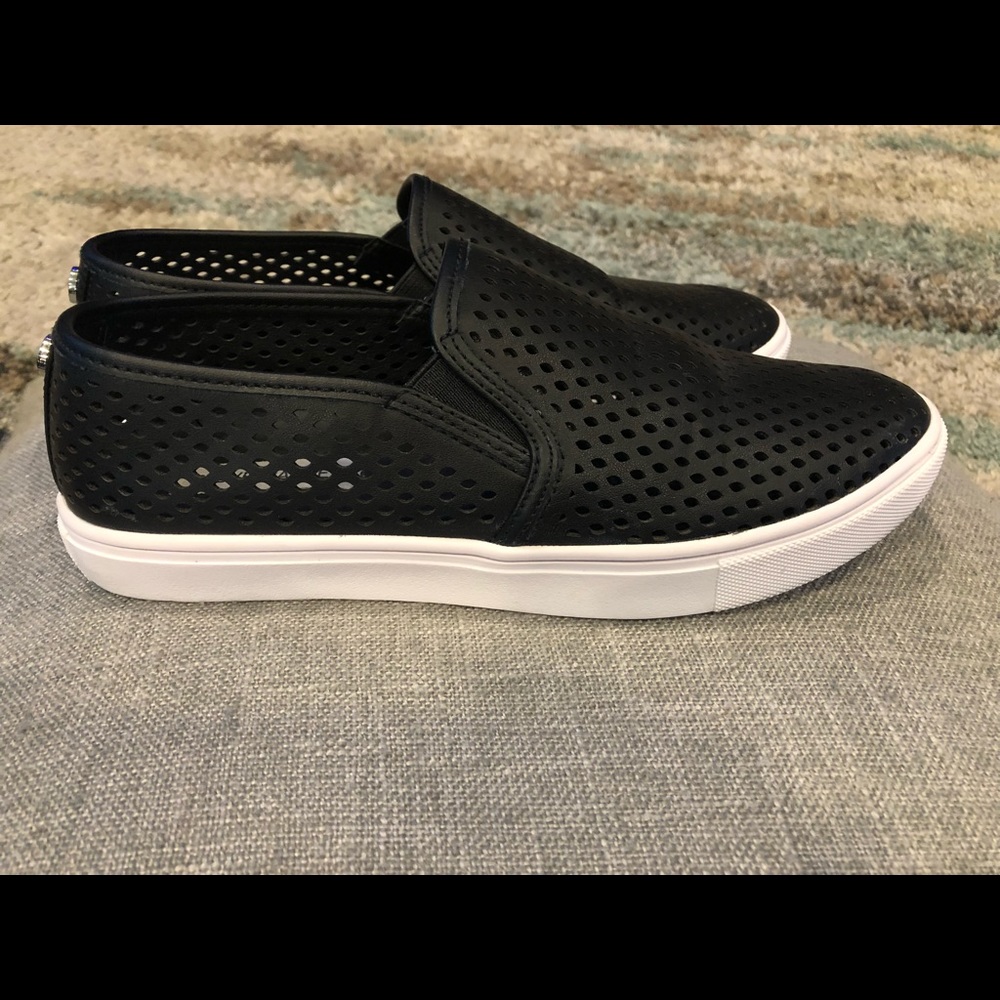 Steve Madden Black Slip-ons